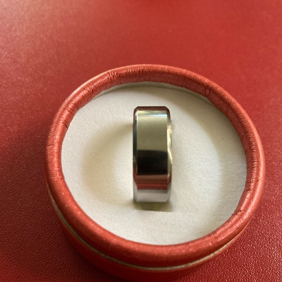 COPY - Tungsten Carbide band By Halo Polished cut edges. Size 9 9cm wide - Picture 2 of 6